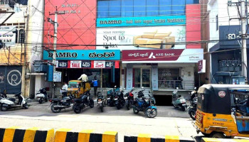 Axis Bank Branch - Dr Ruby Vijaya Plaza Ward No 14