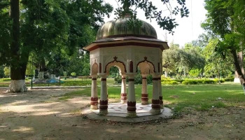 ਬਾਰਾਂਦਰੀ ਬਾਗ - Baradari