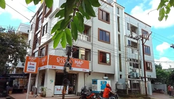 என்1 - 305 பார்க் அவென்யூ ஹாஸ்டல் - N1