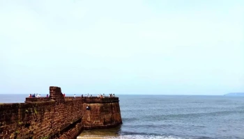சின்குவெரிம் போர்ட் - Candolim