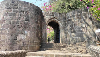 சிவனேரி போர்ட் - Kusur, Junnar