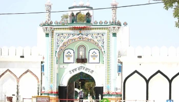தர்பார் பஞ் பீர் சேவாதார் பாபா லாடி ஷா ஜி அண்ட் மட போலா ஜி - Nakodar