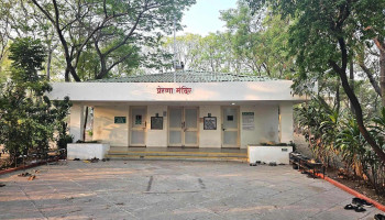 நிசர்கோப்சார் ஆஷ்ரம் - Ashram Rd