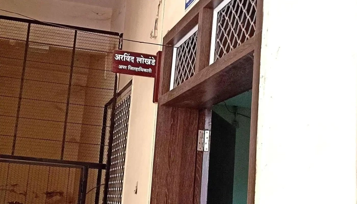 Aattciyr Aluvlk விமர்சனங்கள் - Latur, லாத்தூர்
