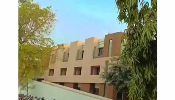 Cillaa Prisst Piitt Viittiyoo - Beed, பீட்