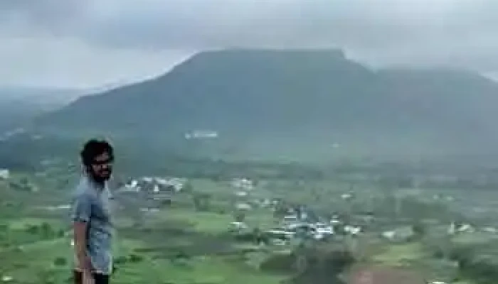 Khootti Viittiyoo - க்ஹோடி புறக்