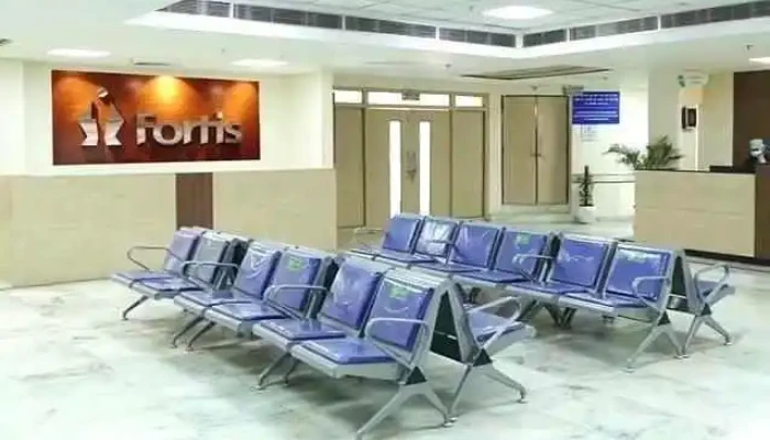 Poorttis Eskaartts Haaspittl Pritaapaat Urimaiyaallr - Faridabad, ஃபரிதாபாத்