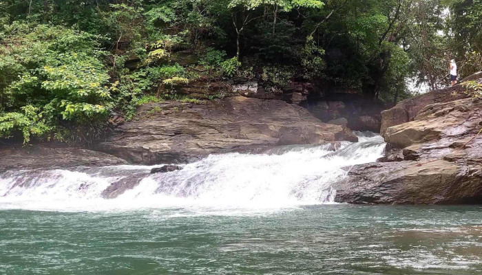 Sanvordem Waterfall - Unnamed Road