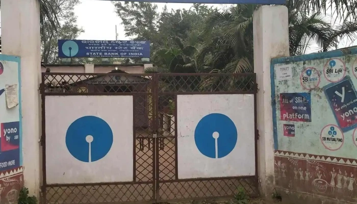 State Bank of India College Square Bhawanipatna - Odisha 766001