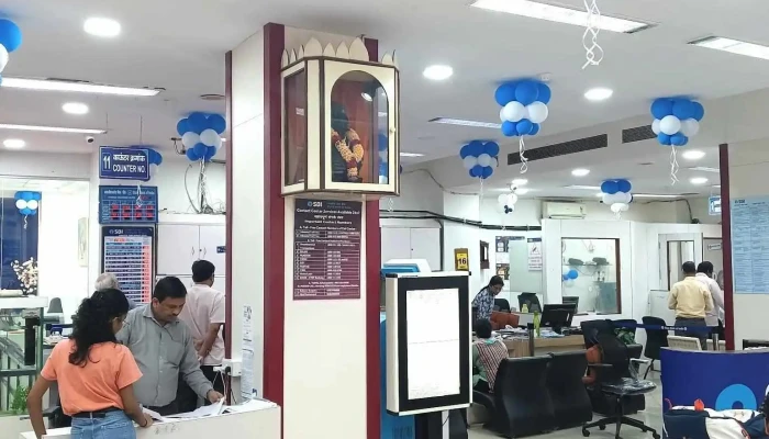 State Bank of India Worli (north) Mumbai - Dr Annie Besant Rd