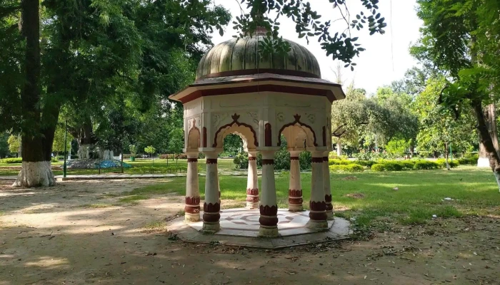 ਬਾਰਾਂਦਰੀ ਬਾਗ - Baradari