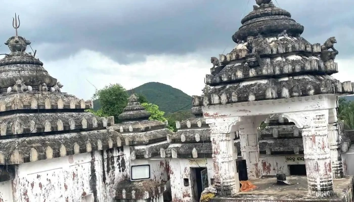 கண்டிலோ - Nilamadhad Road