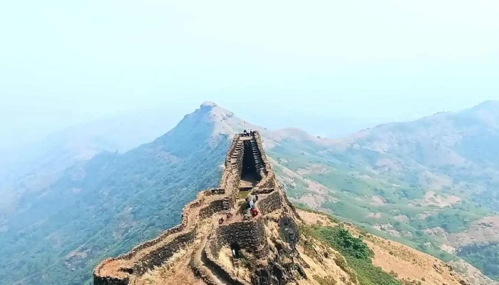 தோரணக் கோட்டை - Charhat Wadi, சார்ஹட் வாடி