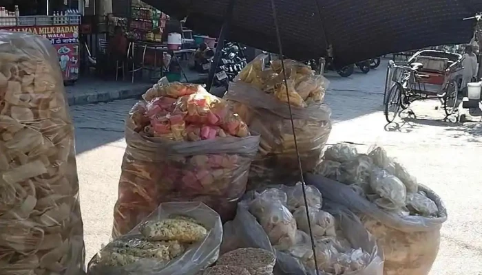 மெய்ன் பஜார் (மார்க்கெட்) கண்ணா - Opp. Watch Shop
