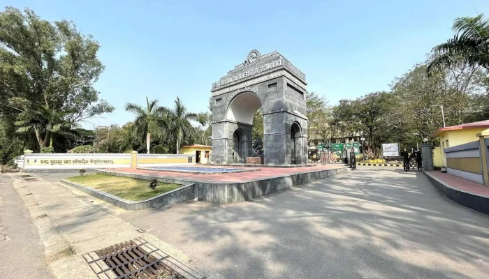 வீர் சுரேந்திர சாய் யுனிவர்சிடி ஆப் டெக்னாலஜி - புரள